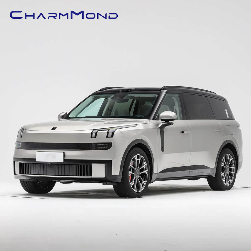 Lynk & Co 900